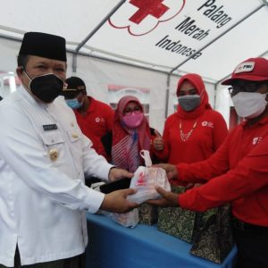 PMI Gandeng Askab PSSI Vaksinasi Bagi Masyarakat PMI Gandeng Askab PSSI Vaksinasi Bagi Masyarakat