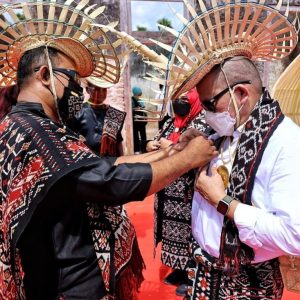 Ketua DPD RI Diangkat Jadi Anggota Kehormatan Dewan Adat Ketua DPD RI Diangkat Jadi Anggota Kehormatan Dewan Adat