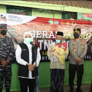 Gubernur Tinjau Vaksinasi di Stadion Gajayana dan Ponpes Sabilurrosyad Malang Gubernur Tinjau Vaksinasi di Stadion Gajayana dan Ponpes Sabilurrosyad Malang
