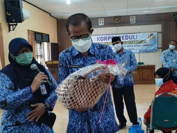 Bupati Magetan Serahkan Bantuan Dari Korpri Peduli Pada Kaum Disabilitas Di Magetan