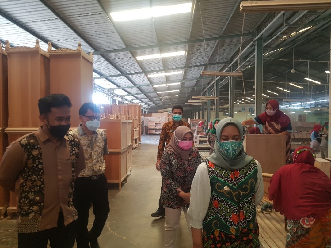 Walikota Mojokerto Lepas Furniture PT. Dong Lim ke Korea dan Jepang
