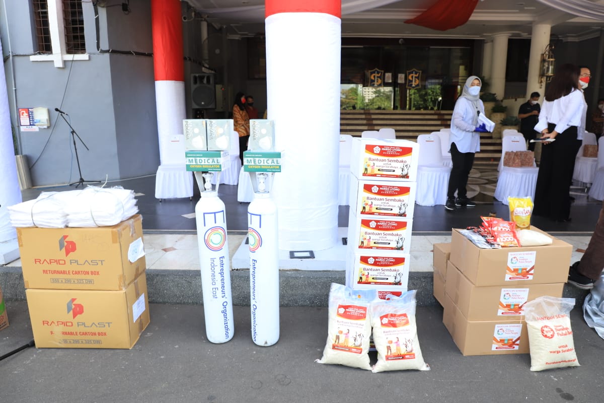 Giliran Enam Perusahaan Salurkan Bantuan ke-Pemkot Surabaya
