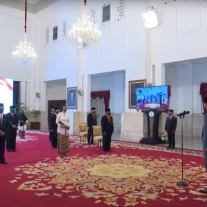 Presiden Anugerahkan Tanda Kehormatan Bagi 335 Tokoh Presiden Anugerahkan Tanda Kehormatan Bagi 335 Tokoh