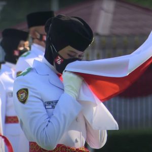 Presiden Kukuhkan Paskibraka 2021, Pengibaran dan Penurunan Bendera Formasi Lengkap