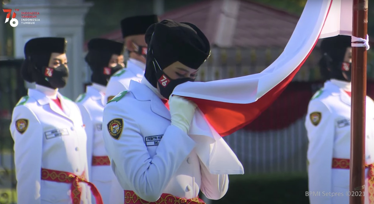 Presiden Kukuhkan Paskibraka 2021, Pengibaran dan Penurunan Bendera Formasi Lengkap