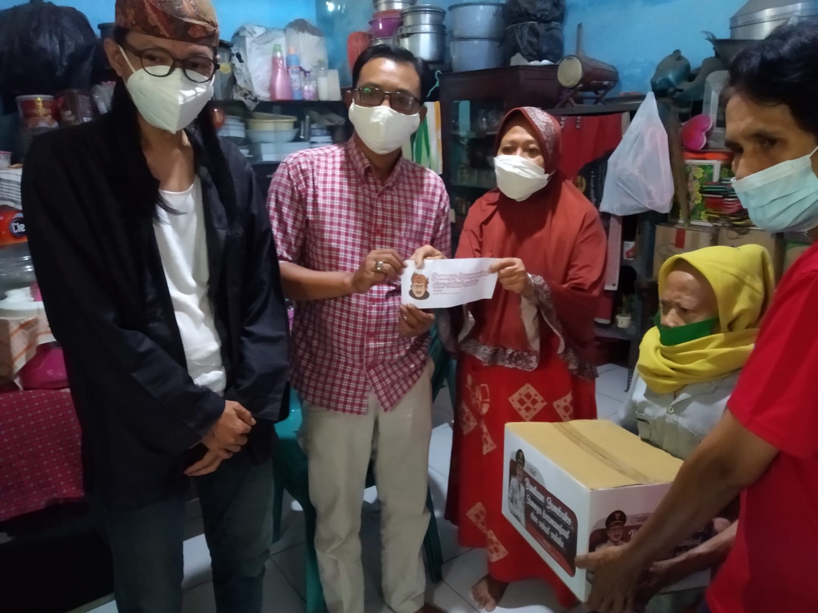 Dikeluhkan di Medsos, Armuji Utus Tim Bantu Lansia di Pabean Cantian
