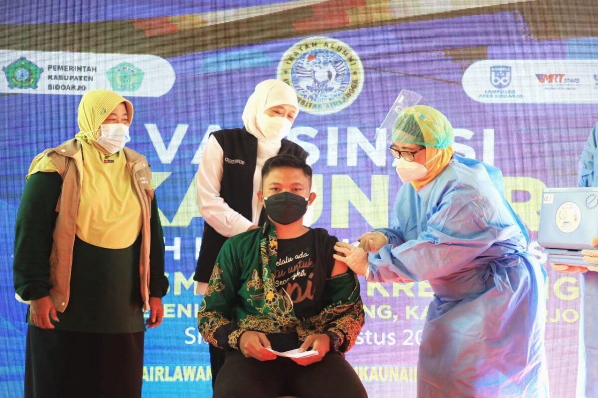 57 Ribu Dosis Vaksinasi Untuk SMA/SMK se  Jatim
