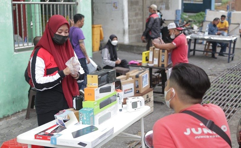 Tidak Ada Larangan, Pedagang Diizinkan Jualan di Dalam Gedung Hi-Tech Mall