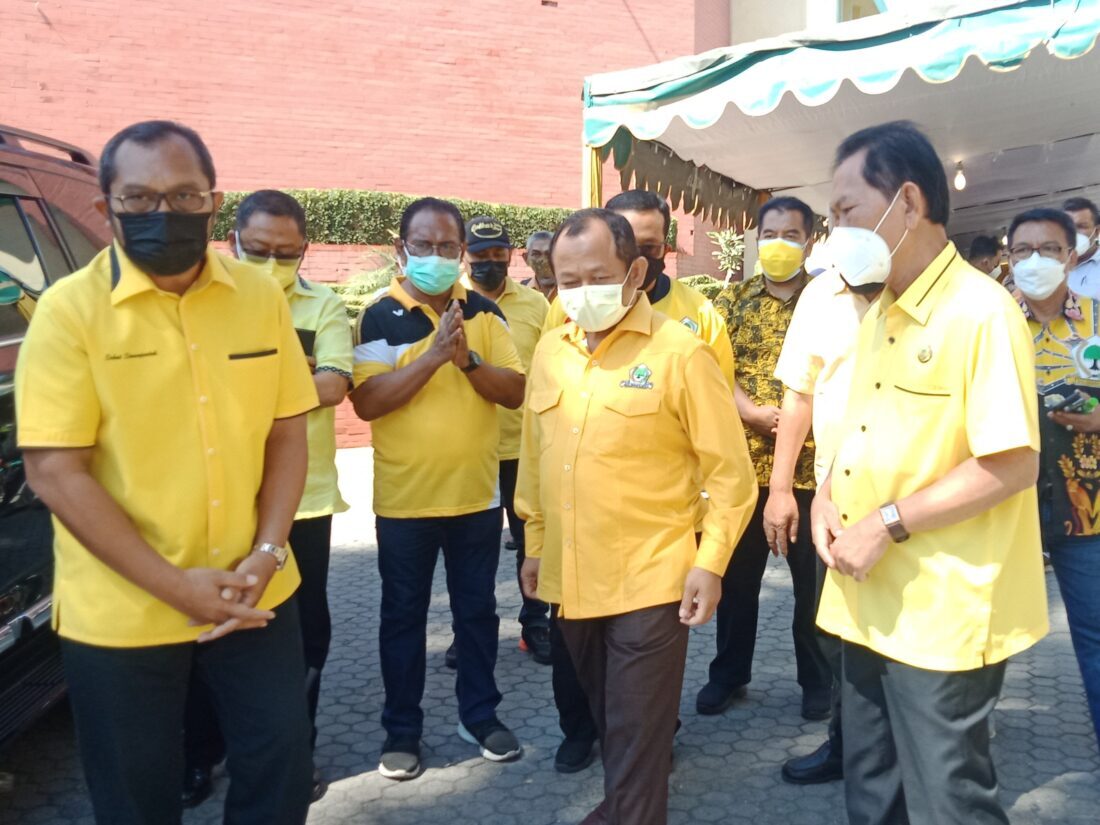 Vaksinasi ke 2 Golkar Jatim: Jangan Lengah Tetap 6M