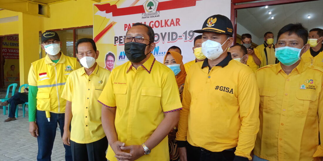Usai Vaksinasi Peserta Pulang Bawa Telor Dan Bingkisan Khusus