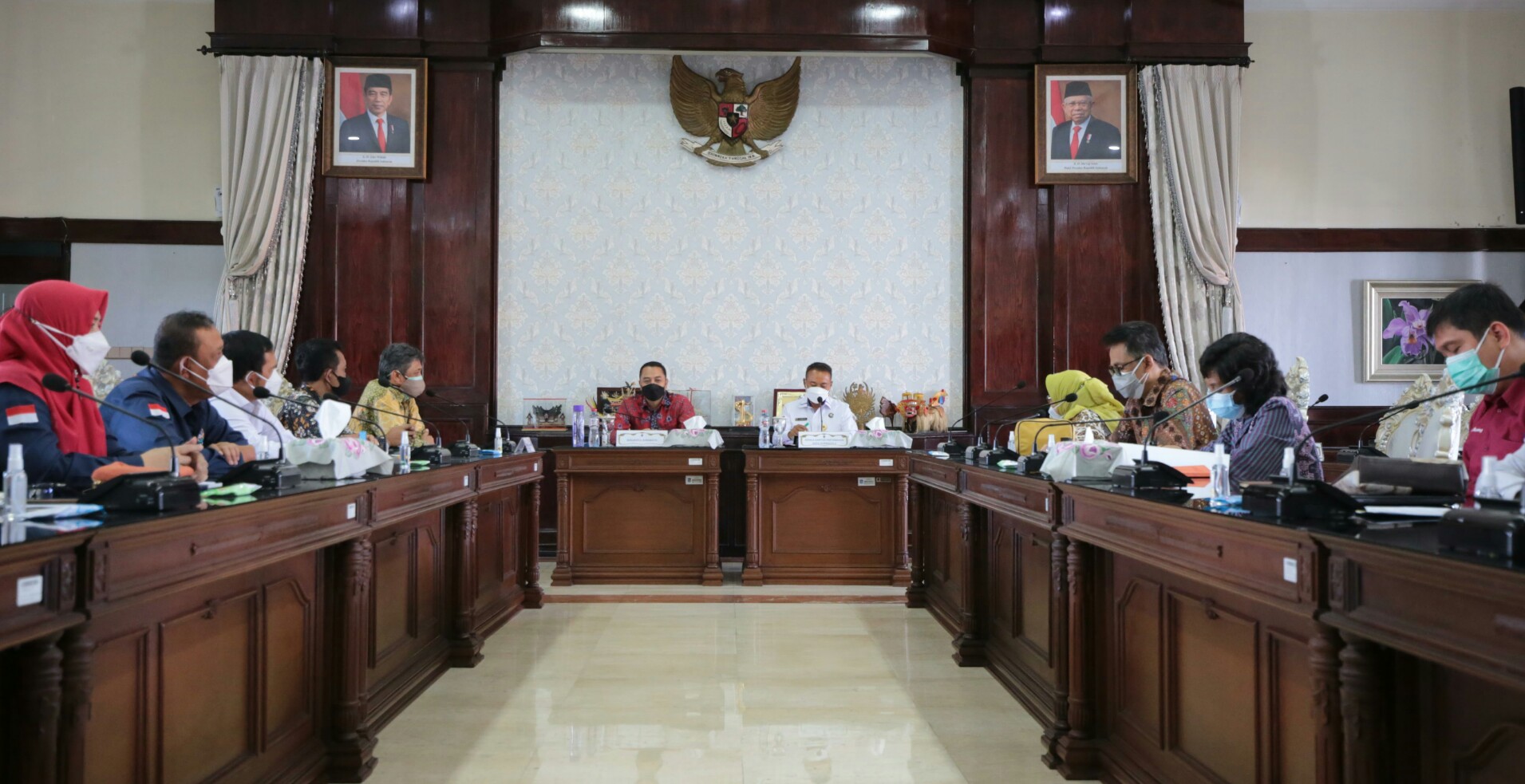 Pemkot Surabaya Terima 142 Sertifikat Hak Pakai dan 44 Peta Bidang Tanah