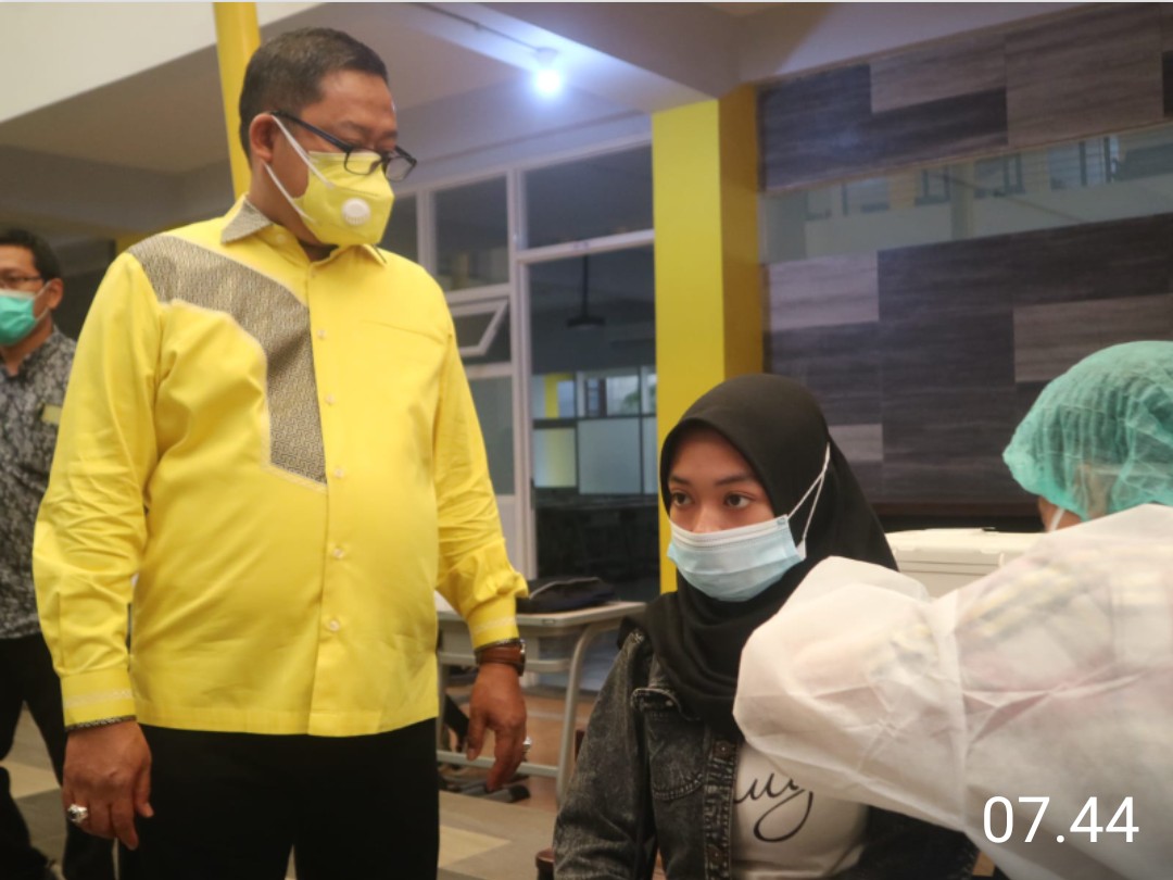 Univ. Wijaya Putra Ikut Percepat Capaian Herd Immunity