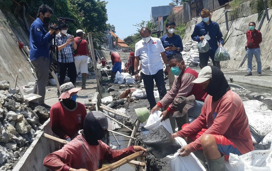 Armuji Minta Pengerukan Brandgang Darmo Kali Dipercepat