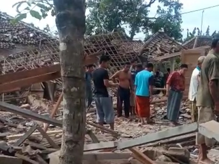 Bondet Meledak, 4 Rumah Hancur