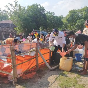 BPBD Jatim Salurkan Air Bersih ke Kabupaten Ngawi BPBD Jatim Salurkan Air Bersih ke Kabupaten Ngawi