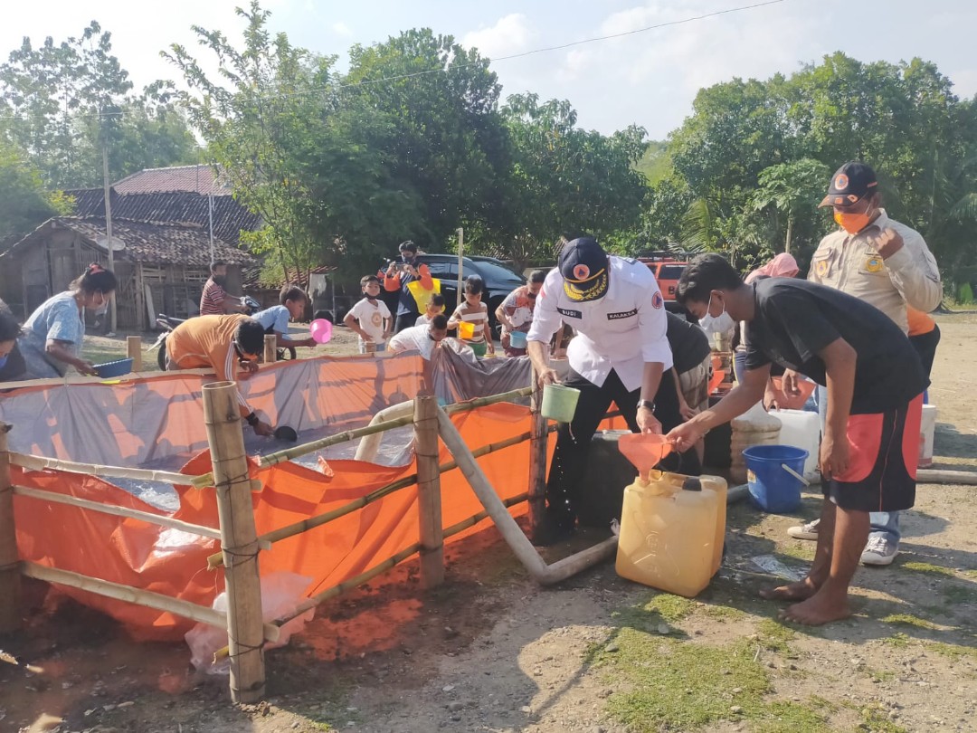BPBD Jatim Salurkan Air Bersih ke Kabupaten Ngawi