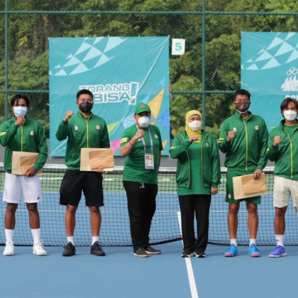 Tenis Beregu Putra-putri Kawinkan Emas