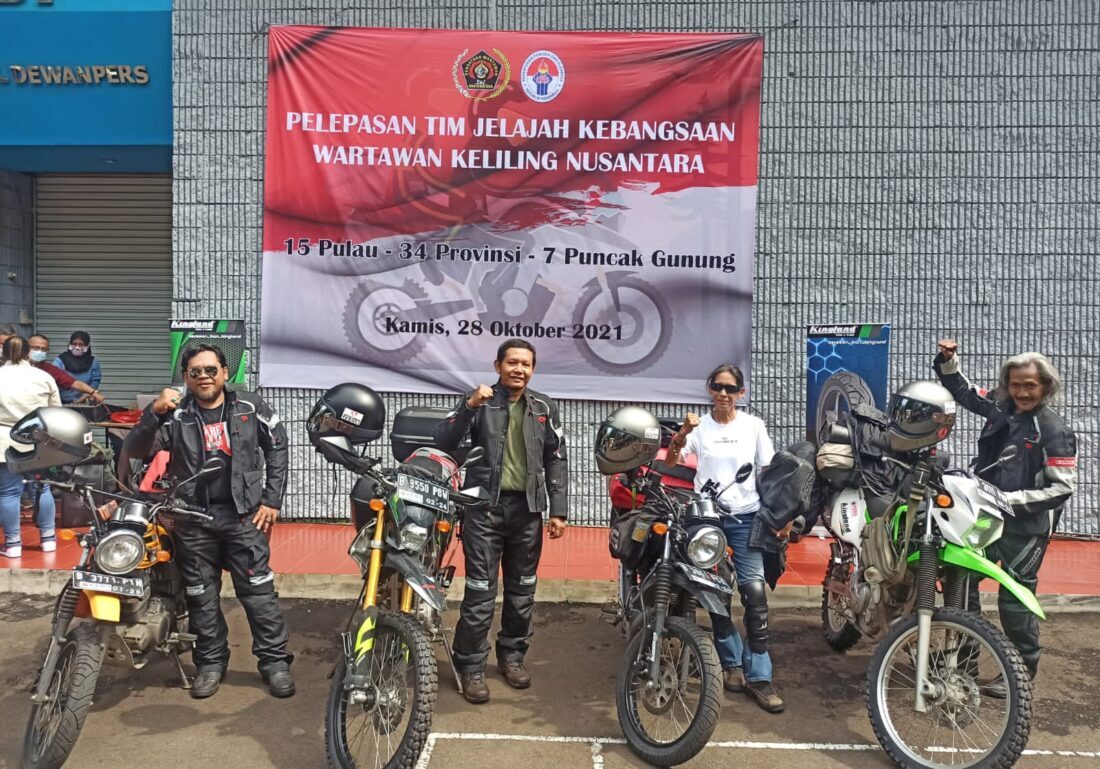 Dilepas Ketua PWI, Empat Wartawan Lalukan Jelajah Kebangsaan 