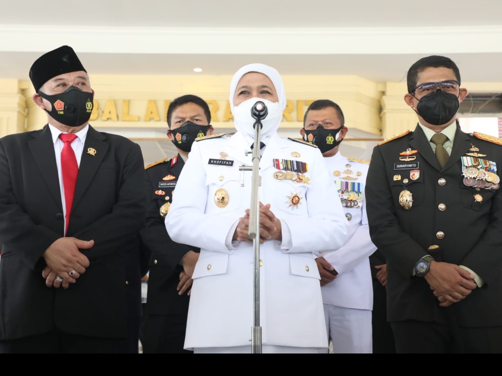 Gubernur Khofifah : Terimakasih Kontribusi TNI Tangani Pandemi Covid-19 Luar Biasa