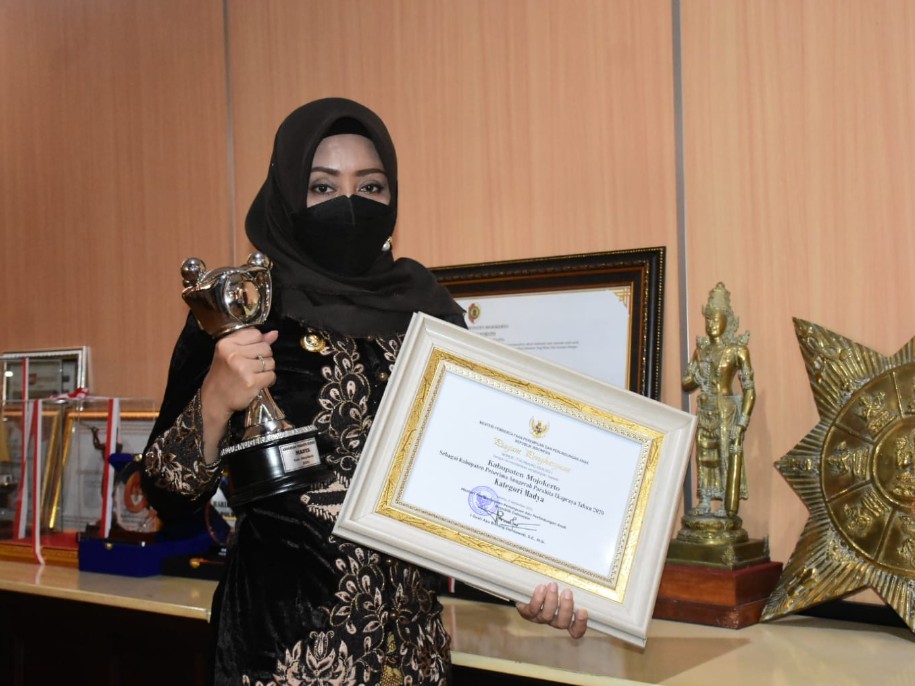 Pemkab Mojokerto Raih Anugerah APE Madya