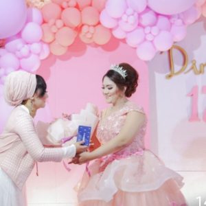 Viral Artis Terkenal Ibukota, Ucapin Ultah 17 ke Putri Solo Dinda Maharani Viral Artis Terkenal Ibukota, Ucapin Ultah 17 ke Putri Solo Dinda Maharani