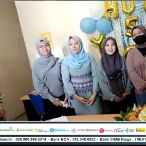 Anyun Gadel Tak Sanggup Menahan Air Mata Didepan Pasien Gagal Ginjal Anyun Gadel Tak Sanggup Menahan Air Mata Didepan Pasien Gagal Ginjal