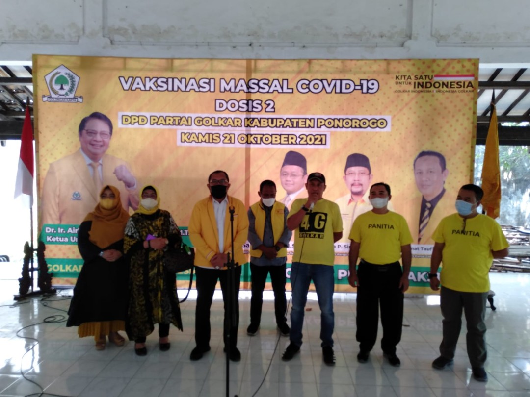 Gelar Vaksinasi Ke-2, Sahat Apresiasi DPD Golkar Ponorogo