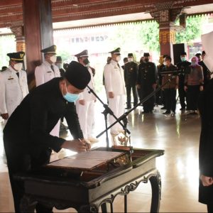 Suhartono Kabag Perekonomian, 6 Kecamatan Kosong Sudah Terisi Suhartono Kabag Perekonomian, 6 Kecamatan Kosong Sudah Terisi