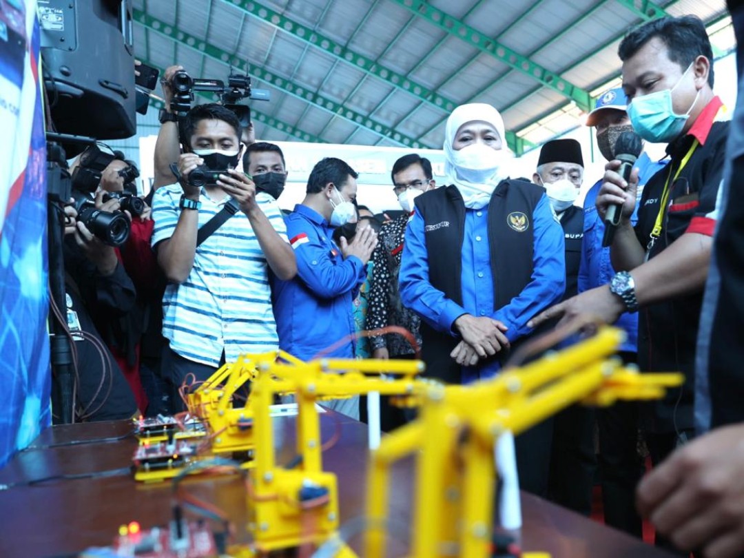 Gubernur Khofifah Dorong Lulusan SMK Berwirausaha