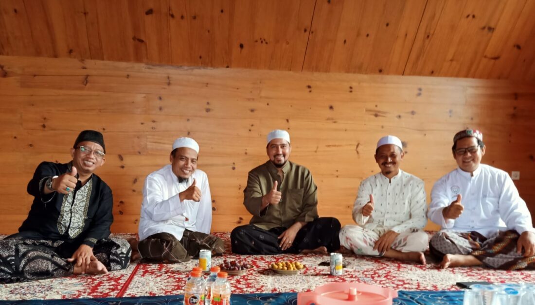 Dihadiri Habib Anis, Ponpes Al Hidayah Tangkal Covid-19 dengan Sholawat