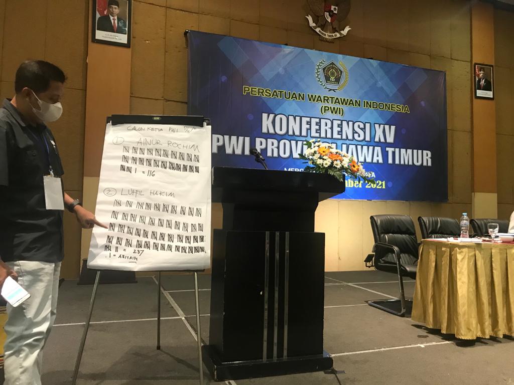 Raih 237 Suara, Lutfil Hakim Ketua PWI Jatim Periode 2021-2026