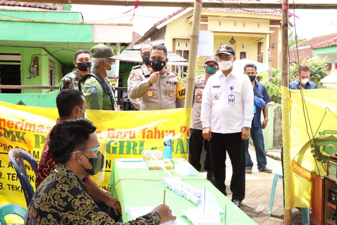 Pilkades Serentak, Kapolresta Banyuwangi Kunjungi TPS