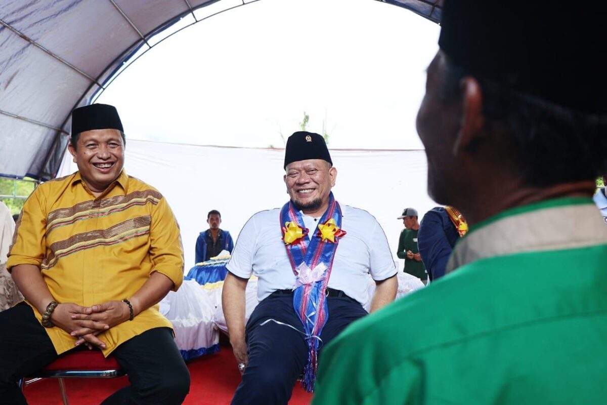 Saat LaNyalla Wujudkan Mimpi Tetua Kampung di Muna