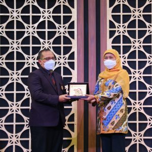 Gubernur Sampaikan Terimakasih Perawat Yang Sudah Melayani Pasien Covid-19