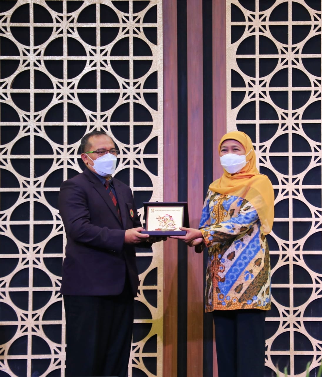 Gubernur Sampaikan Terimakasih Perawat Yang Sudah Melayani Pasien Covid-19