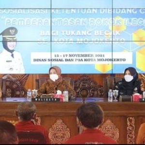 Ning Ita Libatkan 500 tukang becak Gempur Peredaran Rokok Ilegal Ning Ita Libatkan 500 tukang becak Gempur Peredaran Rokok Ilegal