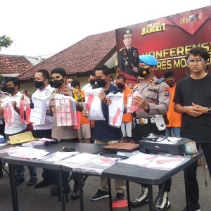 Terima Data Kredit Fiktif Dari Finance, 4 Dealer Mojokerto Kebobolan 63 Motor Terima Data Kredit Fiktif Dari Finance, 4 Dealer Mojokerto Kebobolan 63 Motor