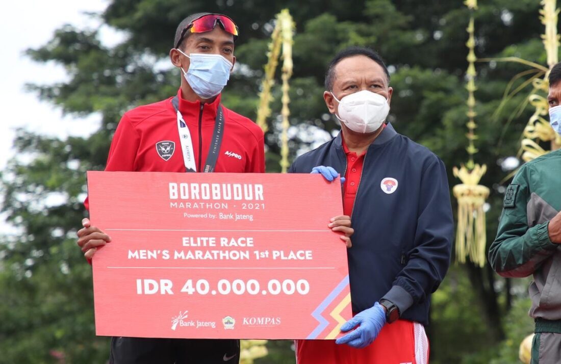 Agus Prayoga Juarai Elite Race Borobudur Marathon 2021