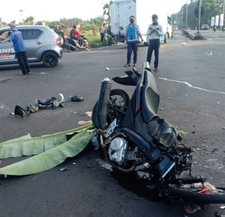 Terobos Lampu Merah, Pemuda Dawuhan Sengon Tewas Mengenaskan