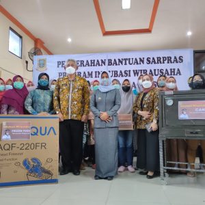 Walikota Salurkan Bantuan Sarpras Rp.6 Miliar Pada 202 Kube Inkubasi Walikota Salurkan Bantuan Sarpras Rp.6 Miliar Pada 202 Kube Inkubasi