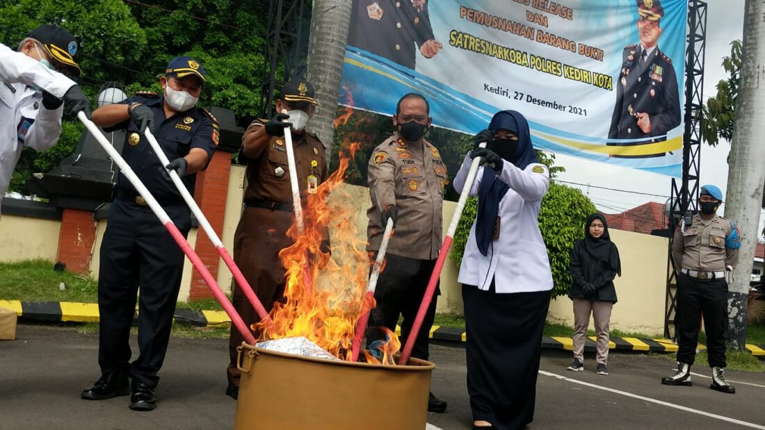 Polres Kediri Kota Musnahkan Barang Bukti Narkoba