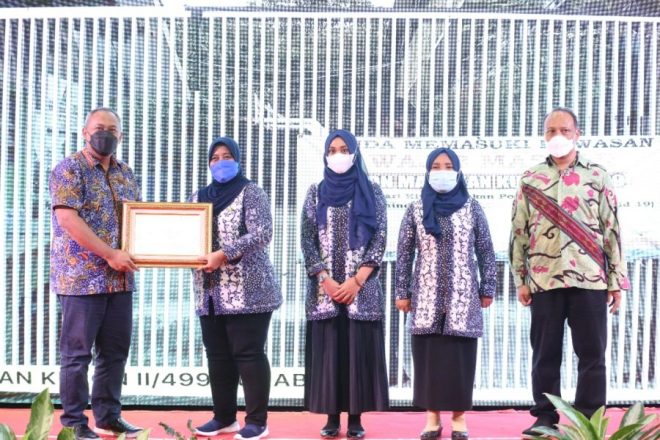 Sembilan Sekolah di Surabaya dapat Penghargaan Adiwiyata