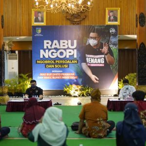 Acara Rabu Ngopi, Mas Dhito Ajak Doakan Suami Peserta yang Meninggal Acara Rabu Ngopi, Mas Dhito Ajak Doakan Suami Peserta yang Meninggal