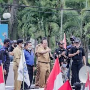 Bupati dan Buruh Setuju UMK Jember Rp2.400.00 Bupati dan Buruh Setuju UMK Jember Rp2.400.00