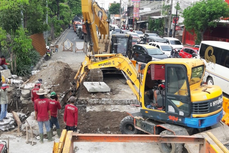 Dikeluhkan Warga Sering Banjir, Pemkot Buat Saluran di Kedung Cowek