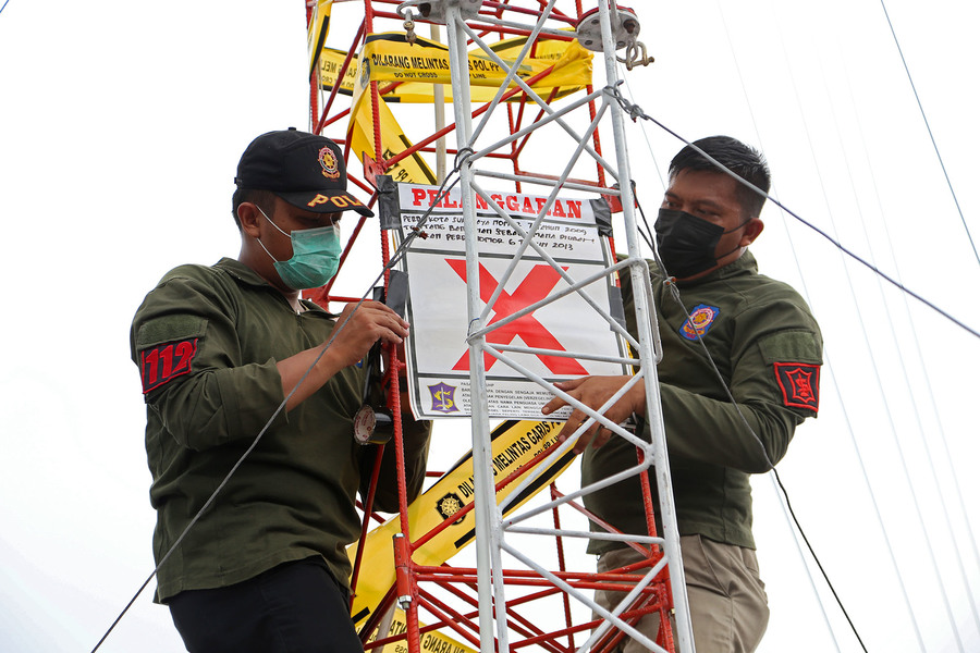Satpol PP Surabaya Segel 5 Menara Telekomunikasi