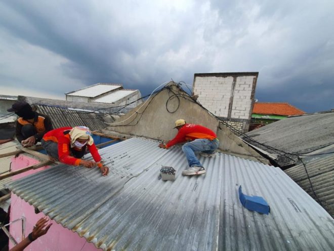 Rumah Pesisir Pantai Kenjeran Rusak Dihantam Angin, Pemkot Langsung Turun Tangan