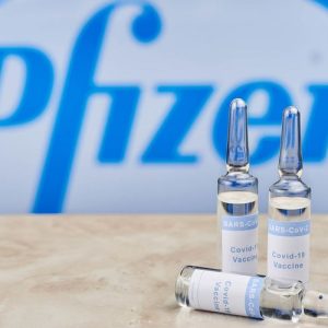 Jatim Kedatangan Ratusan Ribu Vaksin Pfizer Jatim Kedatangan Ratusan Ribu Vaksin Pfizer
