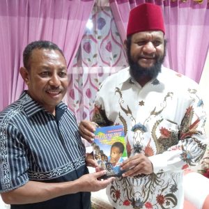 Apresiasi Terbitnya Buku ‘The Papua Way’ Karya Anthonius Ayorbaba Kakanwil Kemenkumham Papua