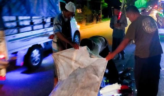Tewas, Bengendara Motor Tabrak Truk Parkir